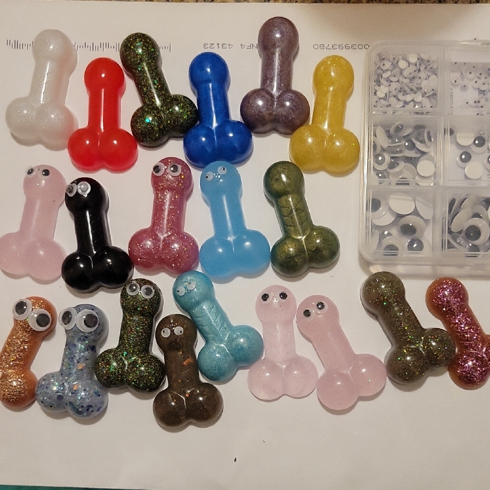 20  Colorful Resin Keychains with Googly Eyes Weiners Penis Richard